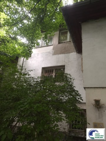 casa-pentru-locuit-situata-in-busteni-16