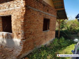 casa-3-camere-pe-un-teren-de-1-hectar-in-bilcesti-valea-mare-pravat-arges-perfecta-pentru-o-viata-in-mijlocul-naturii-1