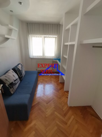 vand-apartament-3-camere-decomandat-zona-ciresica-3