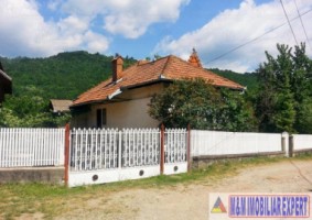 casa-4-camere-teren-2000-euro-stoenesti