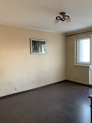 de-vanzare-apartament-cu-3-camere-zona-scoala-7-pret-49900