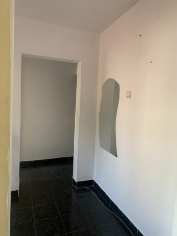 de-vanzare-apartament-cu-3-camere-zona-scoala-7-pret-49900-3