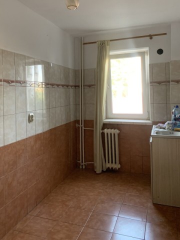 de-vanzare-apartament-cu-3-camere-zona-scoala-7-pret-49900-4