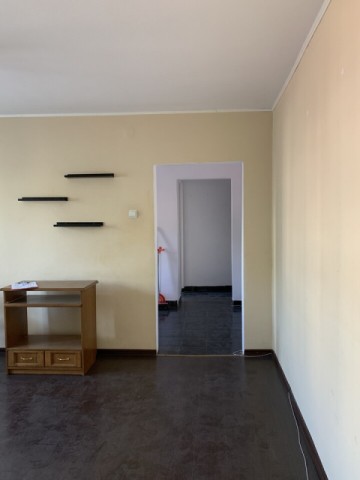 de-vanzare-apartament-cu-3-camere-zona-scoala-7-pret-49900-6