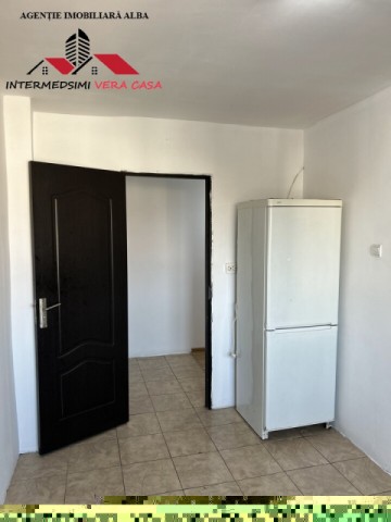 apartament-3-camere-de-vanzare-decomandat-in-centru-alba-iulia-etaj-3-5