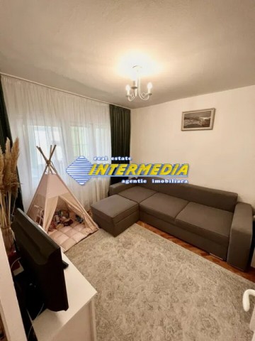 apartament-cu-2-camere-de-vanzare-in-alba-iulia-zona-cetate-pozitie-buna-etaj-intermediar-1