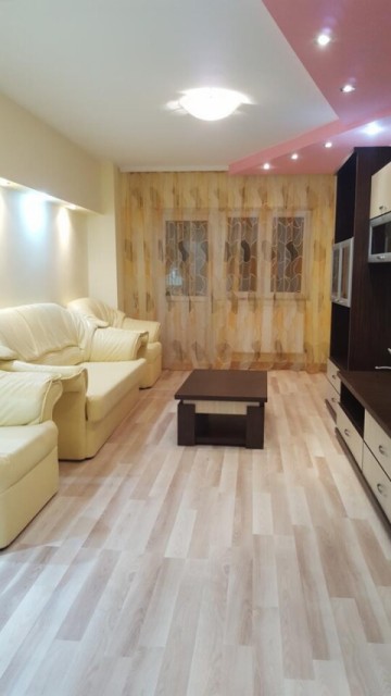 de-inchiriat-apartament-cu-3-camere-zona-calea-nationala-pret-350-1