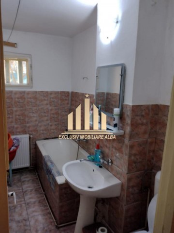 apartament-cu-2-camere-de-vanzare-cetate-zona-buna-5