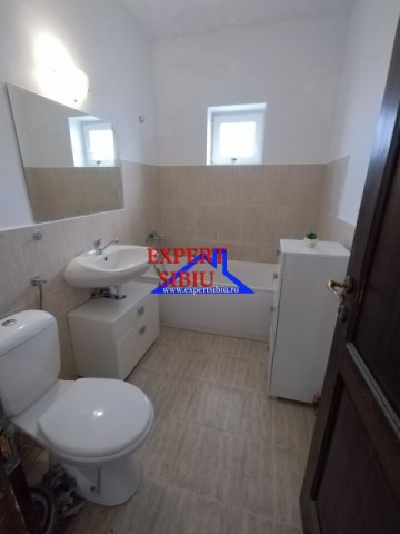 inchiriez-apartament-3-camere-decomandatrenovat-zona-milea-8