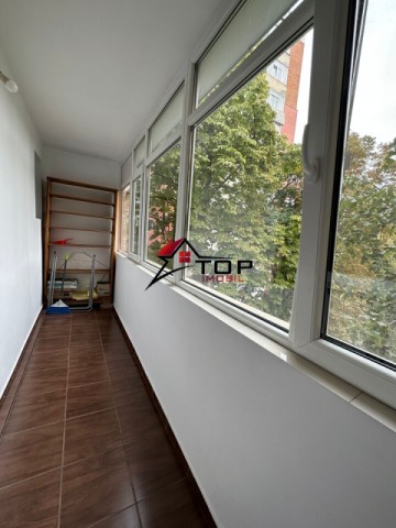 inchiriere-apartament-cu-3-camere-podu-ros-11