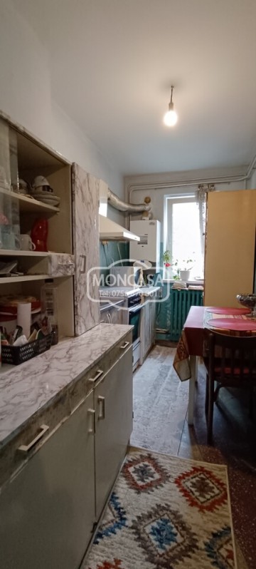 apartament-4-camere-zona-unirii-75-mp-etaj-4-cu-sarpanta-6