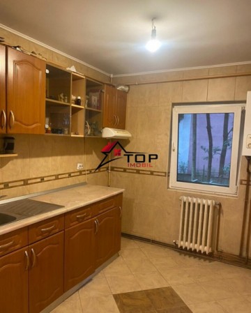 apartament-cu-4-camere-decomandat-pacurari-petru-poni-1