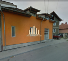 imobil-compus-din-2-corpuri-de-cladire-de-vanzare-centru-1