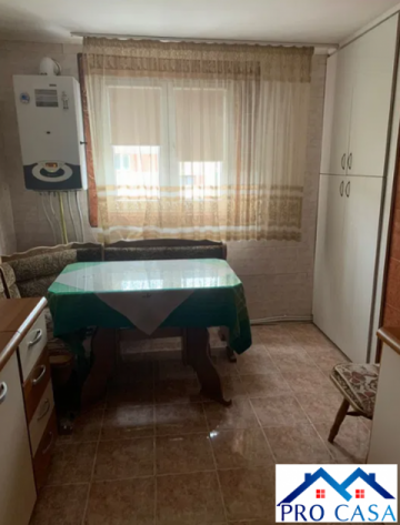 apartament-3-camere-in-cetate-zona-piata-et3