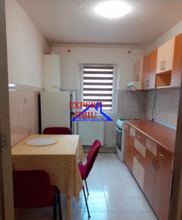 inchiriez-apartament-3-camere-decomandat-zona-centrala-5