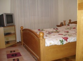 apartament-4-camere-decomandat-zona-calea-nationala-pret-75000-neg-2