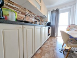 de-vanzare-apartament-2-camere-mobilat-galata-bloc-2021-55-mp-baie-cu-geam-2