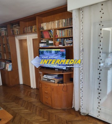 apartament-4-camere-decomandat-de-vanzare-in-alba-iulia-ultracentral-6