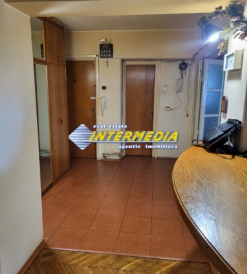 apartament-4-camere-decomandat-de-vanzare-in-alba-iulia-ultracentral-9