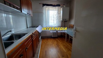 vanzare-apartament-2-camere-decomandat-50-mp-alba-iulia-zona-cetate-mercur-4