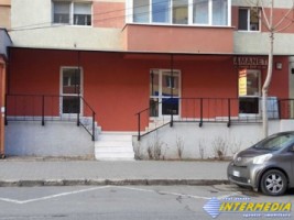 spatiu-comercial-15-mp-de-inchiriat-alba-iulia-zona-cetate-piata-cu-acces-1