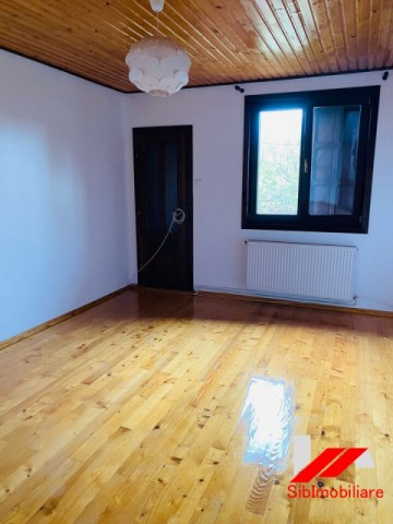 casa-tip-duplex-3-camere-cu-gradina-de-inchiriat-in-sibiu-zona-centrala-12