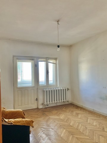 de-vanzare-apartament-4-camere-pret-65000-3