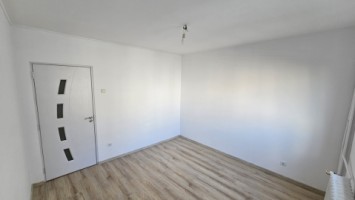 republicii-2cam-cf1-dec-510-renovat-recent-la-63000-euro-8