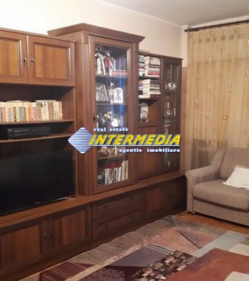 apartament-2-camere-decomandat-de-vanzare-alba-iulia-centru-etaj-intermediar-1