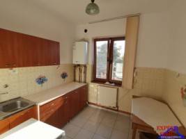 inchiriez-apartament-3-camere-la-casacartier-tiglari-7