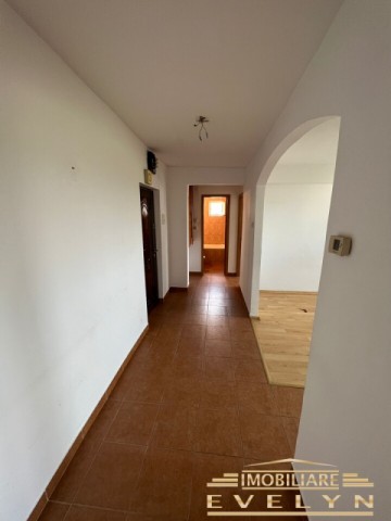 apartament-3-camere-decomandat-zona-primaverii-magazin-ursuletul-pret-55000-euro-negociabil-3