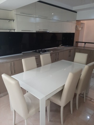 apartament-2-camere-de-lux-mobilat-utilat-etaj-2-zona-piata-mare-500-euro-1