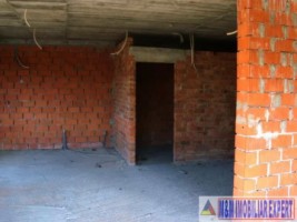 vila-la-rosupensiune-12-camere-cu-teren-4500-mp-in-valea-mare-pravat-arges-oportunitate-investitionala-7