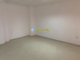 spatiu-comercial-de-inchiriat-complet-in-alba-iulia-zona-cartier-ampoi-2