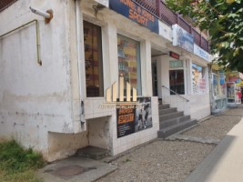 spatiu-comercial-de-inchiriat-in-cetate-zona-piata-4