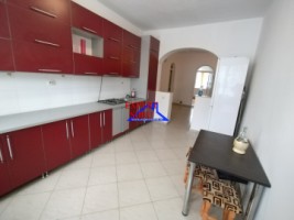 inchiriez-apartament-3-camere-decomandat-la-vila-zona-strand-8