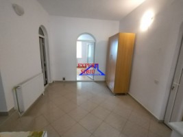 inchiriez-apartament-3-camere-decomandat-la-vila-zona-strand-10