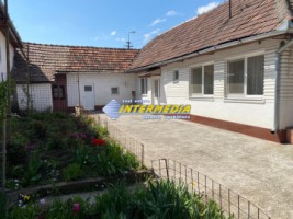 okazie-casa-cu-4-camere-de-vanzare-centru-alba-iulia-la-asfalt-cu-toate-utilitatiile-1