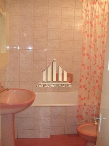 de-vanzare-apartament-cu-3-camere-cetate-mercur-2