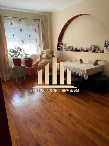 apartament-cu-3-camere-decomandate-cetate