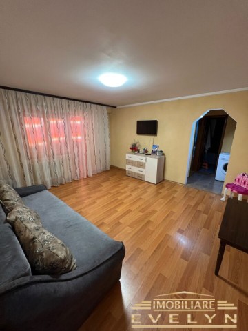 apartament-2-camere-semidecomandat-zona-primaverii-capat-1-pret-49000-euro-negociabil