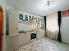 apartament-cu-5-camere-decomandate-cetate-zona-scolii-mihai-eminescu-2