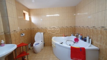 apartament-5-camere-pe-2-nivele-zona-ultracentrala-piata-mareetaj-3-4