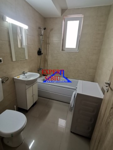 inchiriez-apartament-2-camere-decomandatrenovatzona-calea-cisnadiei-9