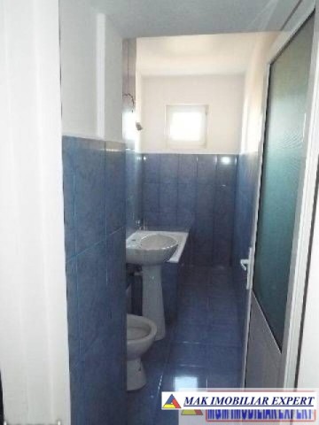 spatiu-com-locuinta-vila-7-camere-in-centru-campulung-arges-11