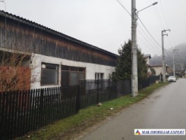 casa-4-camere-2-spatii-comerciale-de-vanzare-in-schitu-golesti-arges-ideala-pentru-locuinta-si-afaceri-9