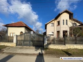 casa-4-camere-2-spatii-comerciale-de-vanzare-in-schitu-golesti-arges-ideala-pentru-locuinta-si-afaceri-4