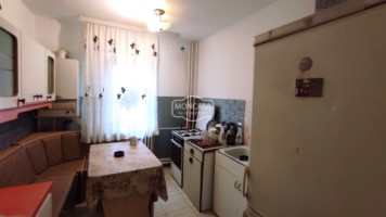 apartament-2-camere-zona-capat-1-etaj-2-mobilat-si-utilat-12