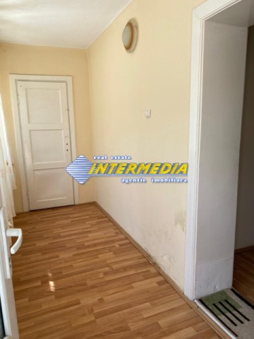 casa-cu-4-camere-de-inchiriat-centru-alba-iulia-la-asfalt-cu-toate-utilitatiile-12