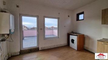 casa-cu-etaj-zona-14-mai-id-22818-12